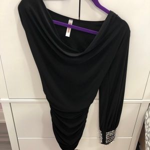 One sleeve bling dress